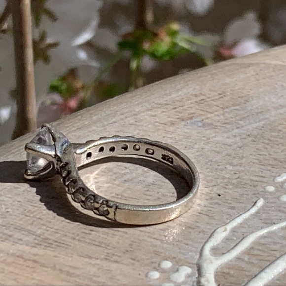 Stunning Sterling Silver Princess Cut Cubic Zirconia  Engagement Ring - Picture 9 of 12